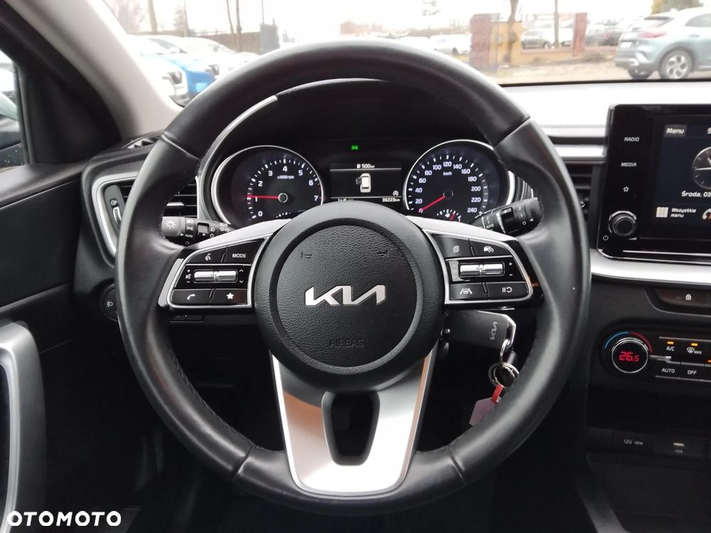 Kia Ceed 1.5 T-GDI M - 11