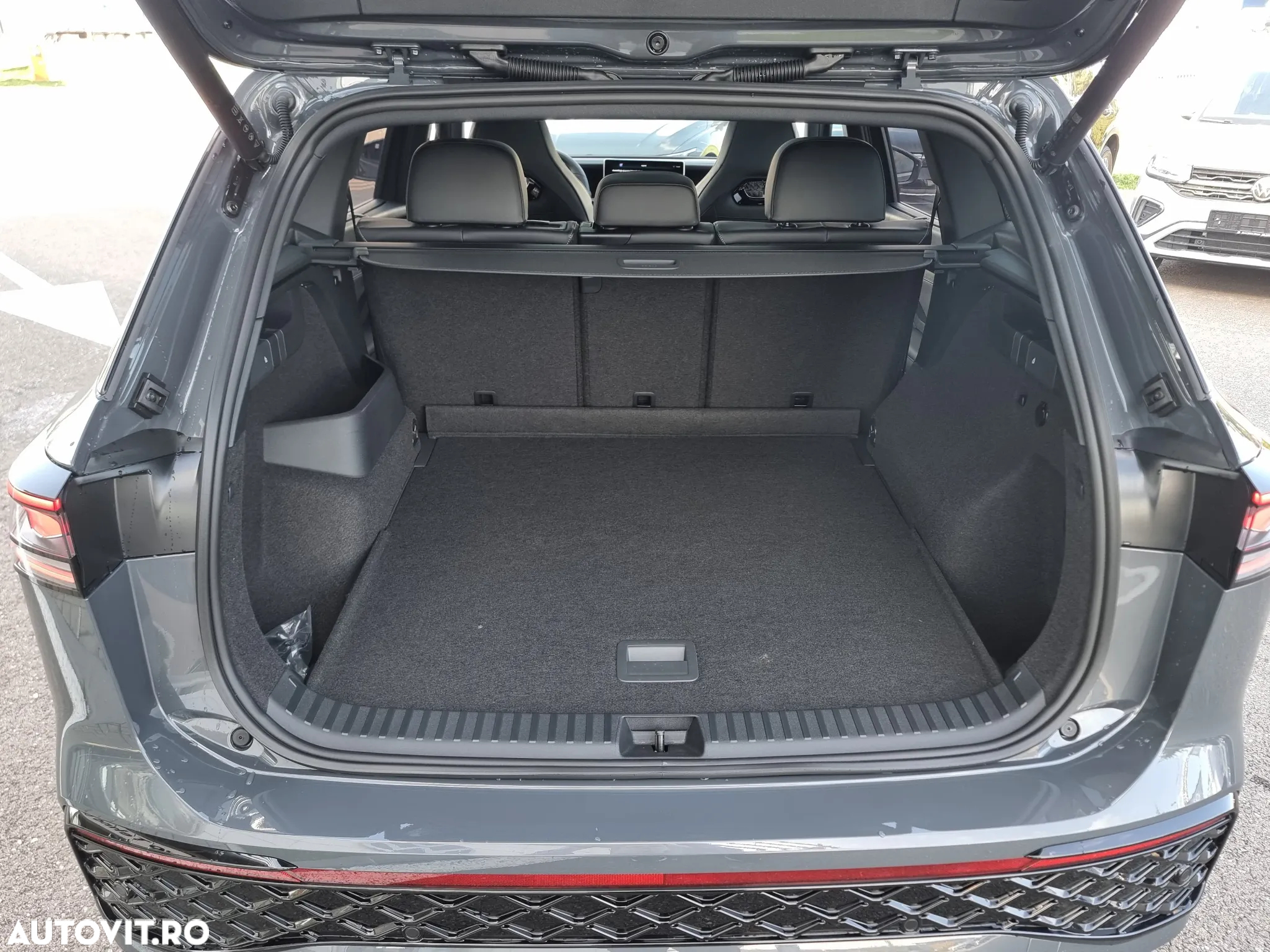 Volkswagen Tayron 2.0 TDI 4Motion DSG R-Line - 14
