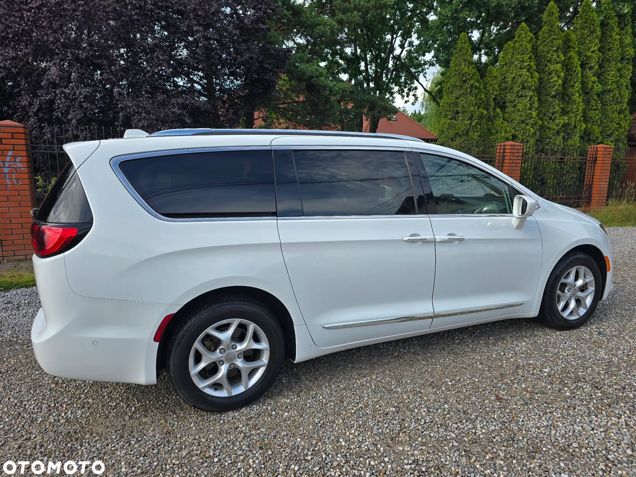Chrysler Pacifica - 6