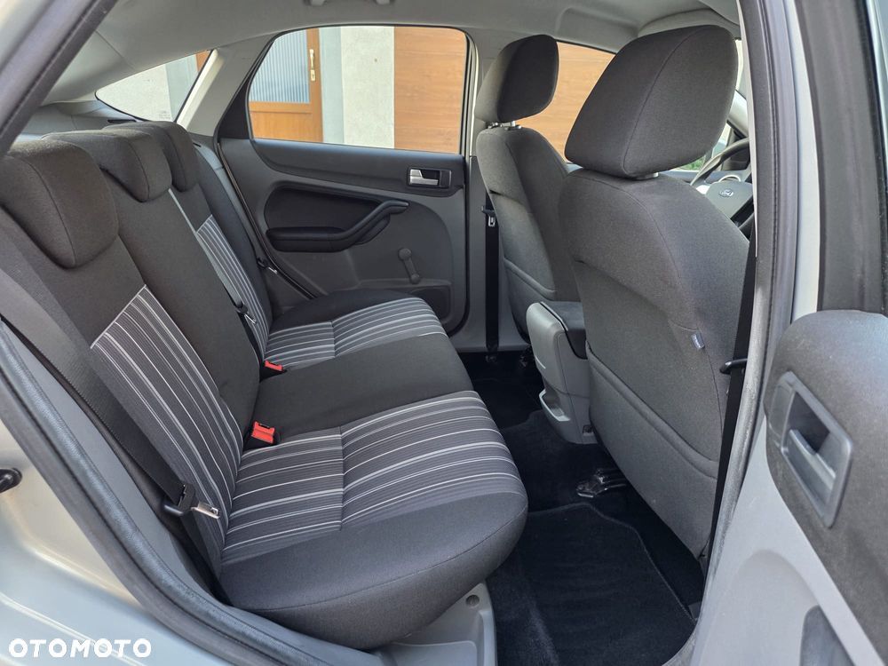 Ford Focus 1.6 16V Style - 13