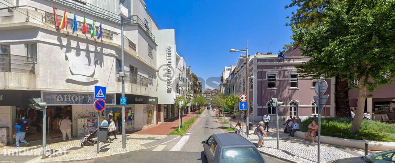 T1 muito central na Amadora remodelado - Grande imagem: 2/4