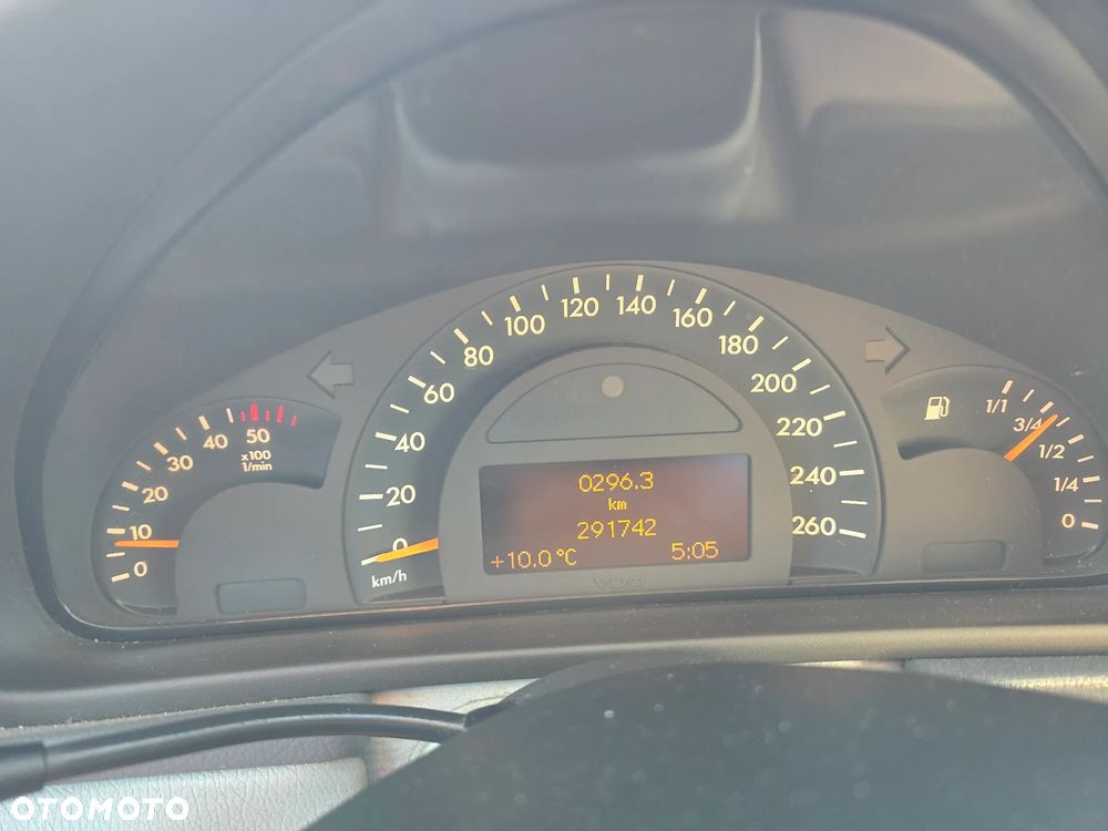 Mercedes-Benz Klasa C 200 CDI Classic - 1