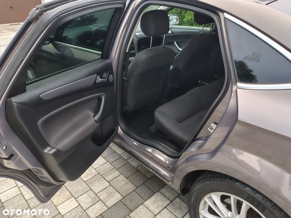Ford Mondeo 2.0 TDCi Titanium - 16