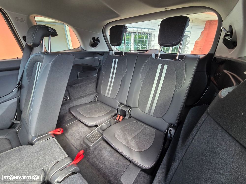 BMW 218 Gran Tourer i Line Luxury Auto - 28