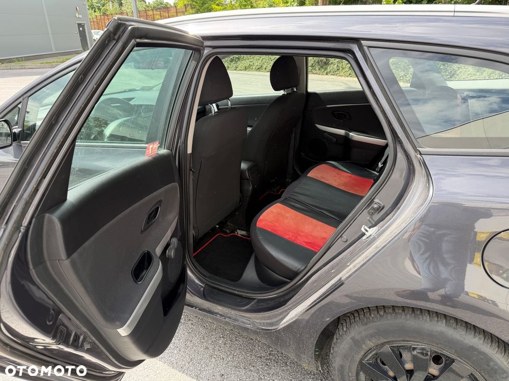 Kia Ceed 1.6 GDI Business Line - 12