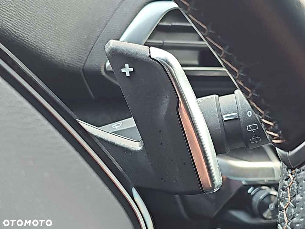 Peugeot 5008 1.6 PureTech GT Line S&S EAT8 - 29