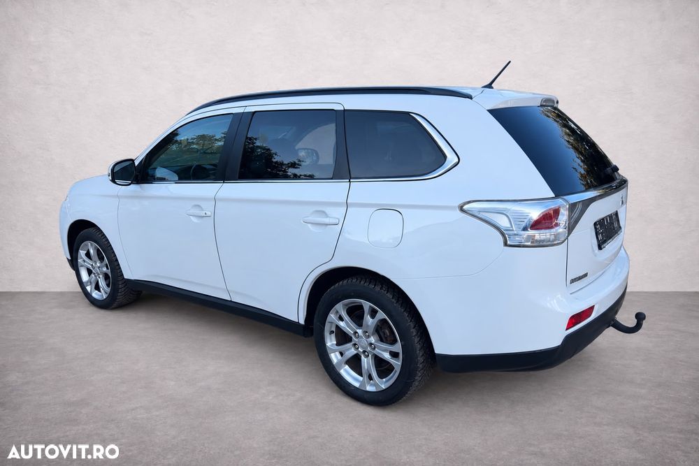 Mitsubishi Outlander - 22