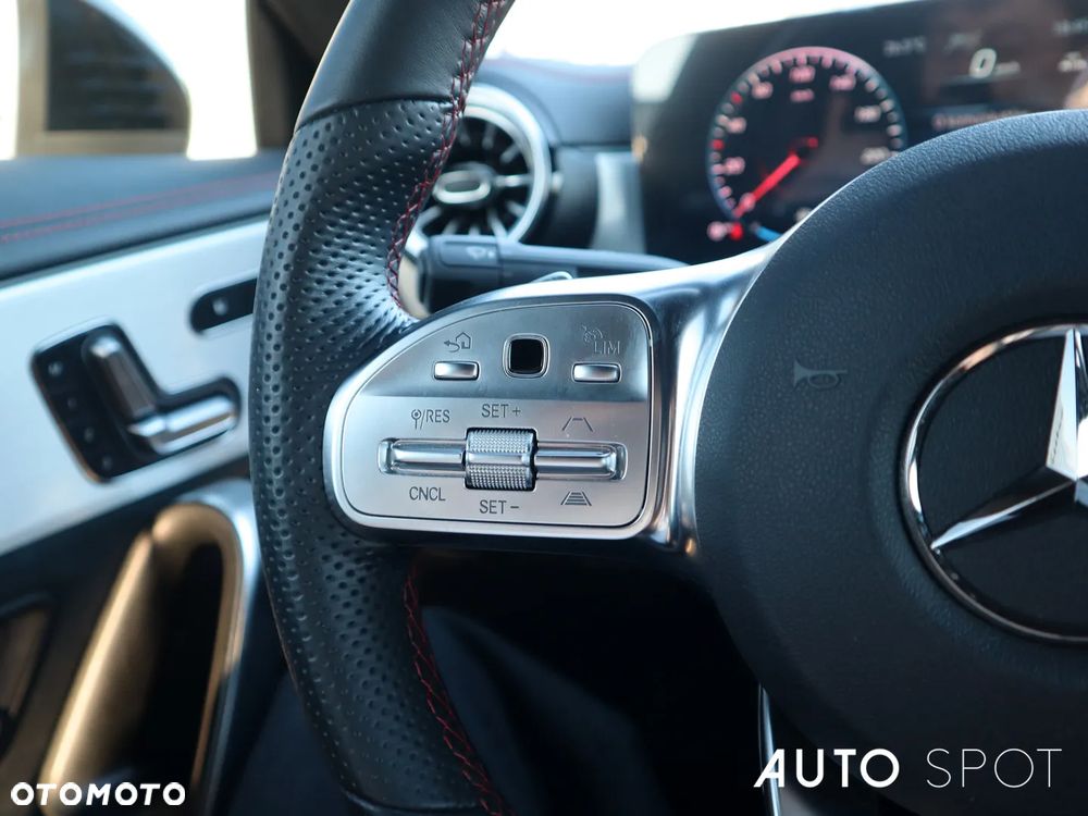 Mercedes-Benz CLA 250 4-Matic AMG Line 7G-DCT - 23