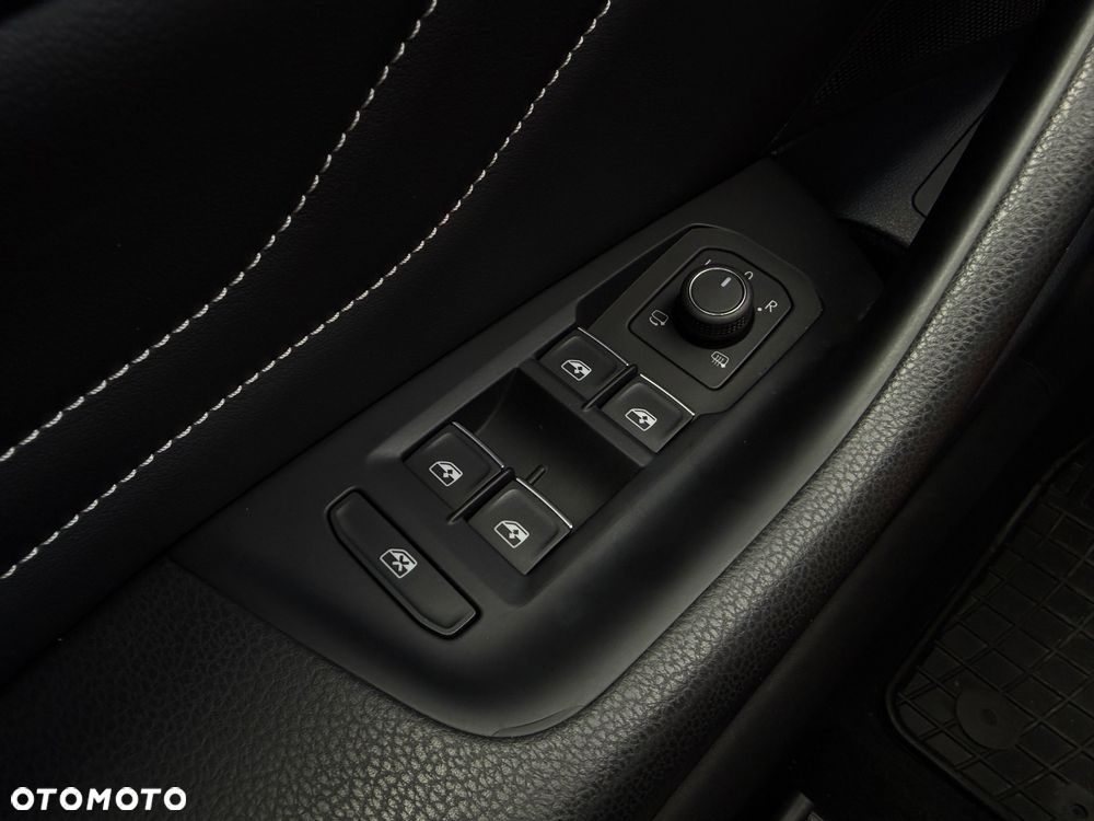 Volkswagen Passat - 34