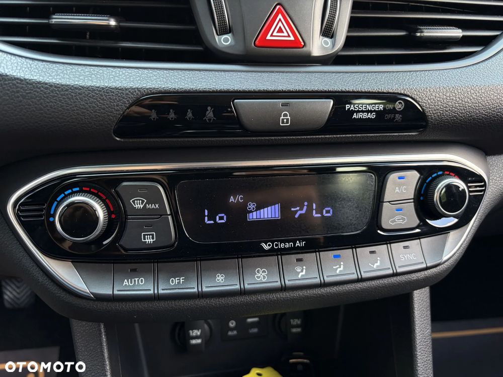Hyundai i30 1.6 CRDi BlueDrive Go - 21