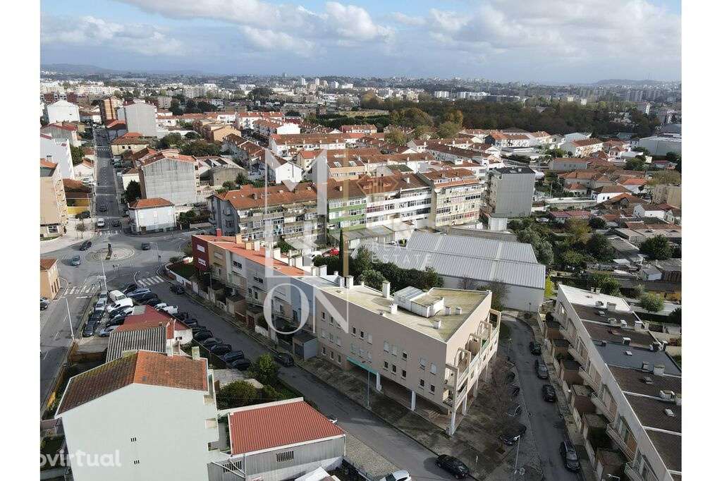 MORADIA UNIFAMILIAR T4+1 C / BOX , PORTO  ( MATOSINHOS ) - Grande imagem: 2/46