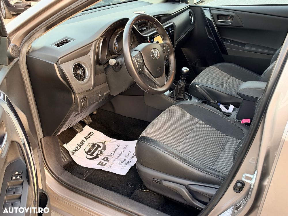 Toyota Auris 1.6 D-4D Executive - 16