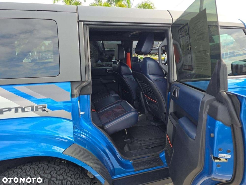 Ford Bronco - 11