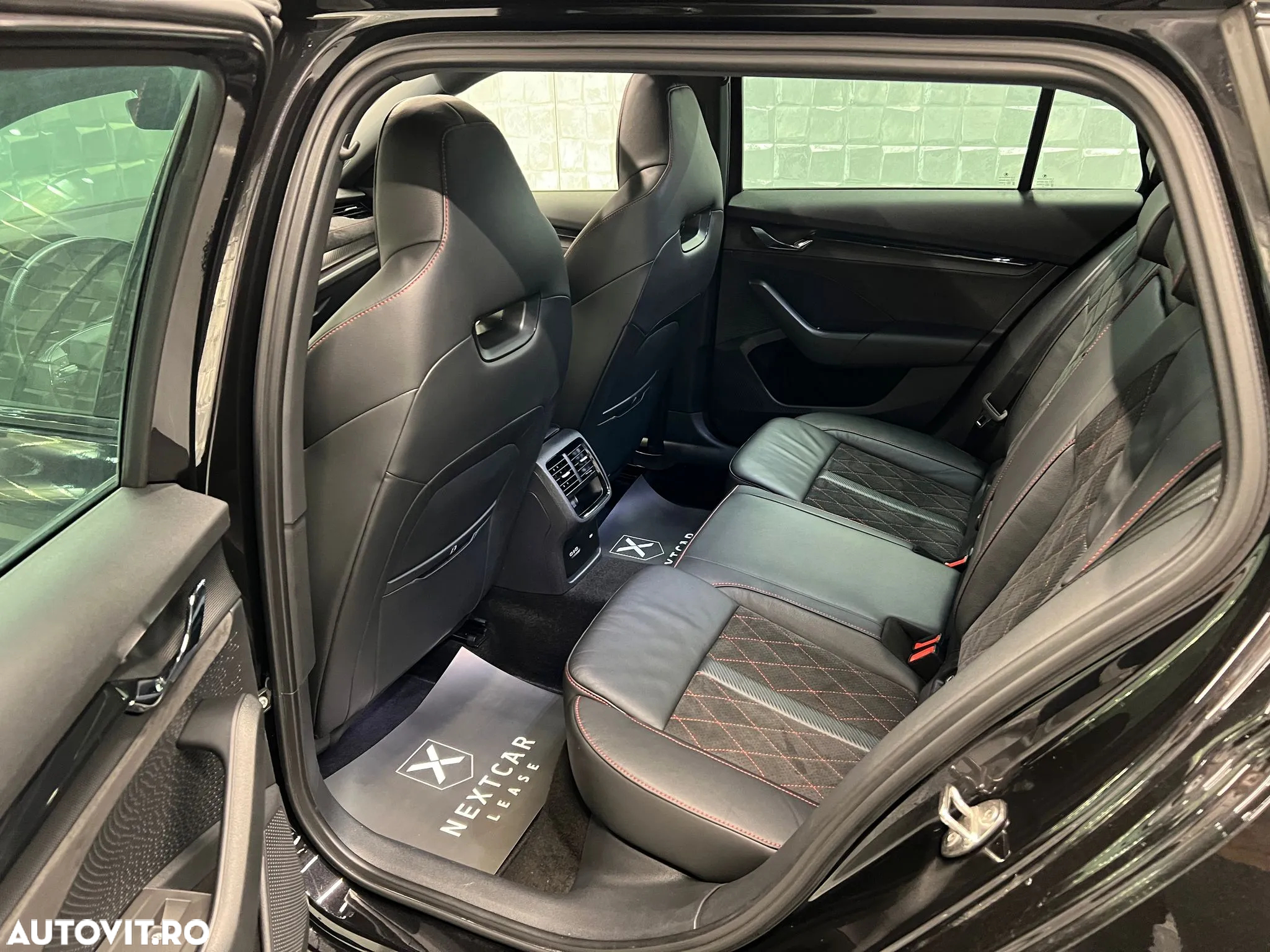 Skoda Octavia Combi 2.0 TDI DSG RS - 12