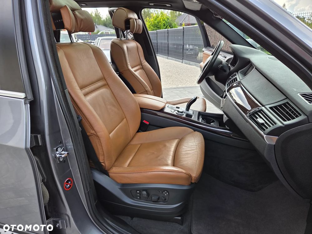 BMW X5 xDrive48i - 23