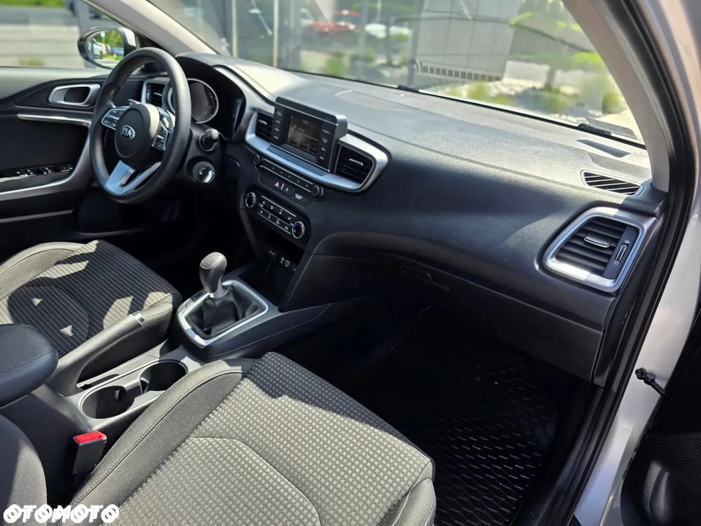 Kia Ceed 1.6 CRDi SCR L - 28