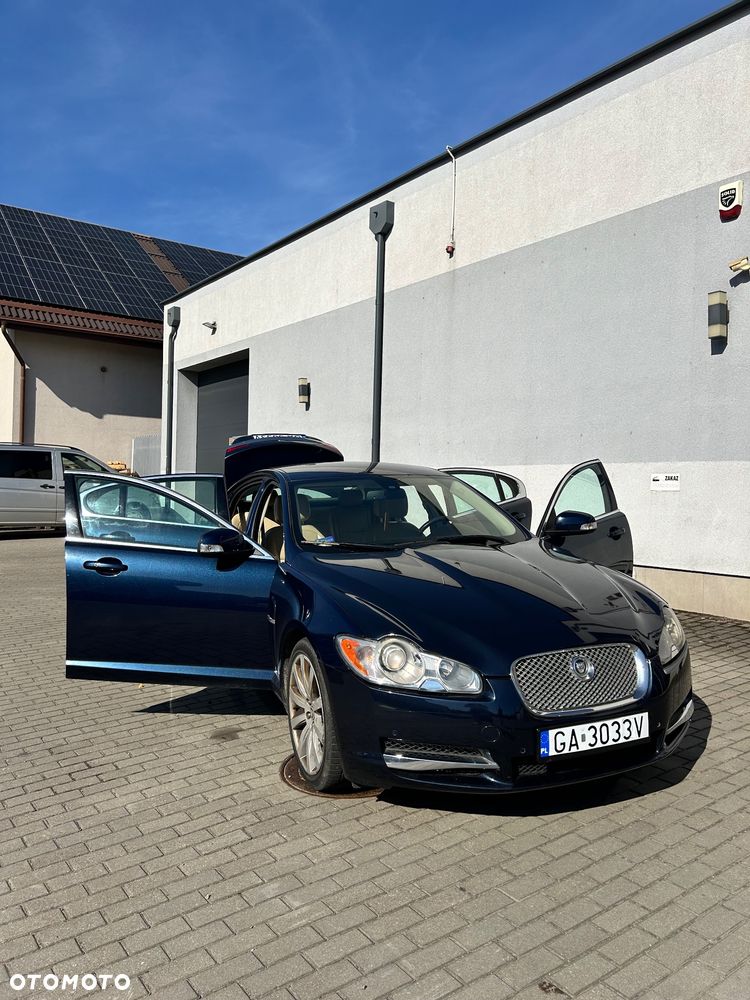 Jaguar XF 2.7 V6 D Luxury - 23