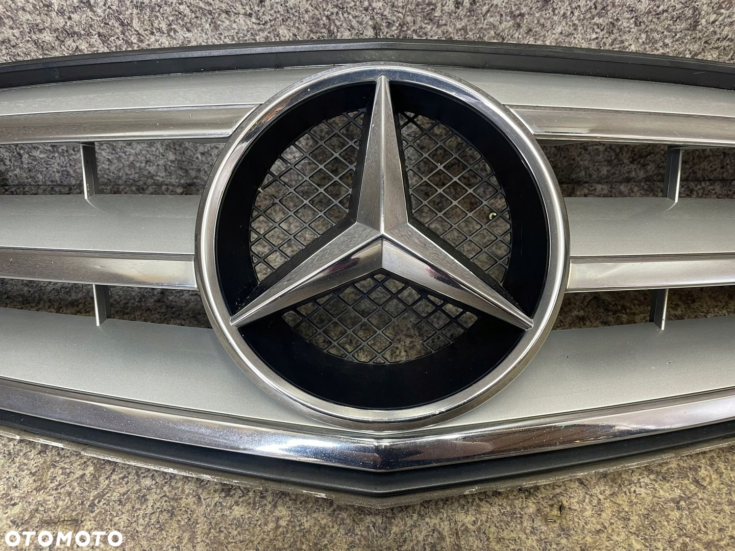 Grill atrapa chlodnicy gwiazda CHROM Mercedes W204 Avantgarde BDB ORG - 6