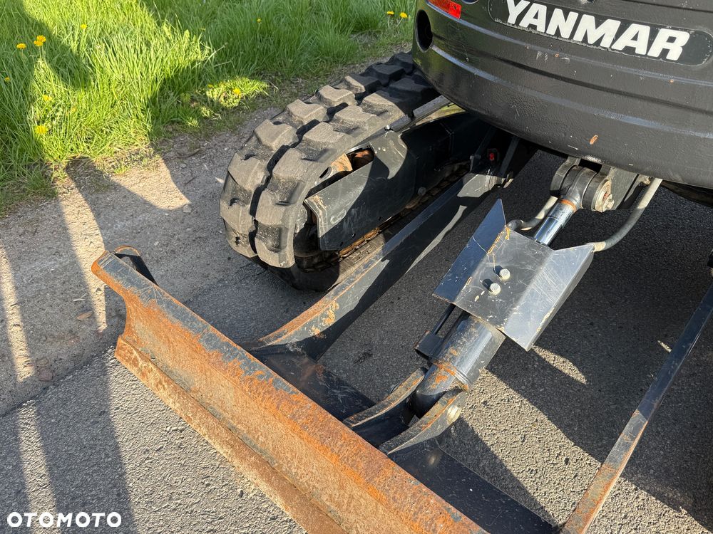 Yanmar Minikoparka ViO27 - 24