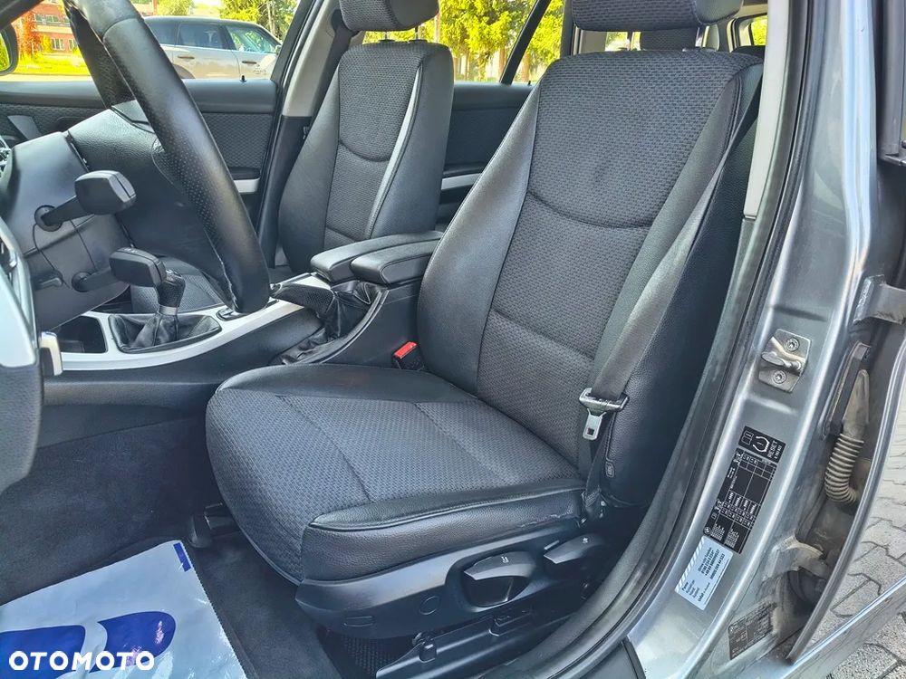 BMW Seria 3 320d DPF Edition Sport - 8
