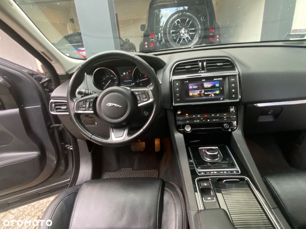 Jaguar F-Pace 2.0 i4D AWD Portfolio - 27