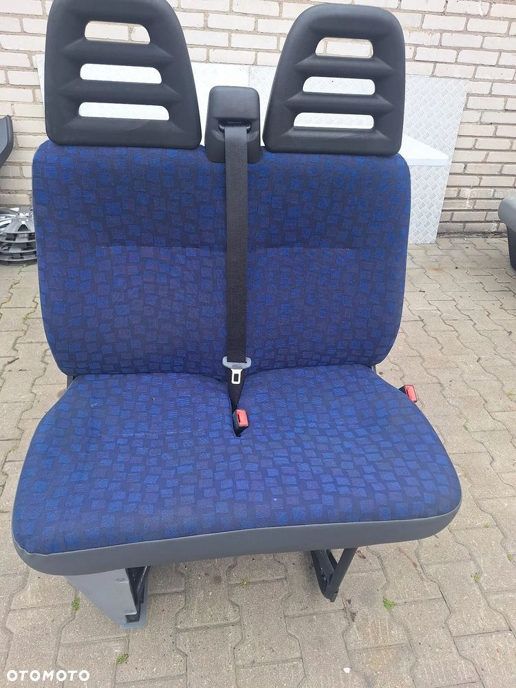 FOTEL KANAPA DWÓJKA PASAŻERA IVECO DAILY - 1