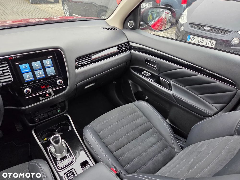 Mitsubishi Outlander - 21