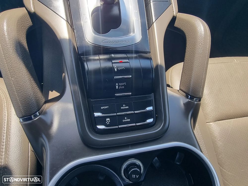 Porsche Cayenne S E-Hybrid - 12