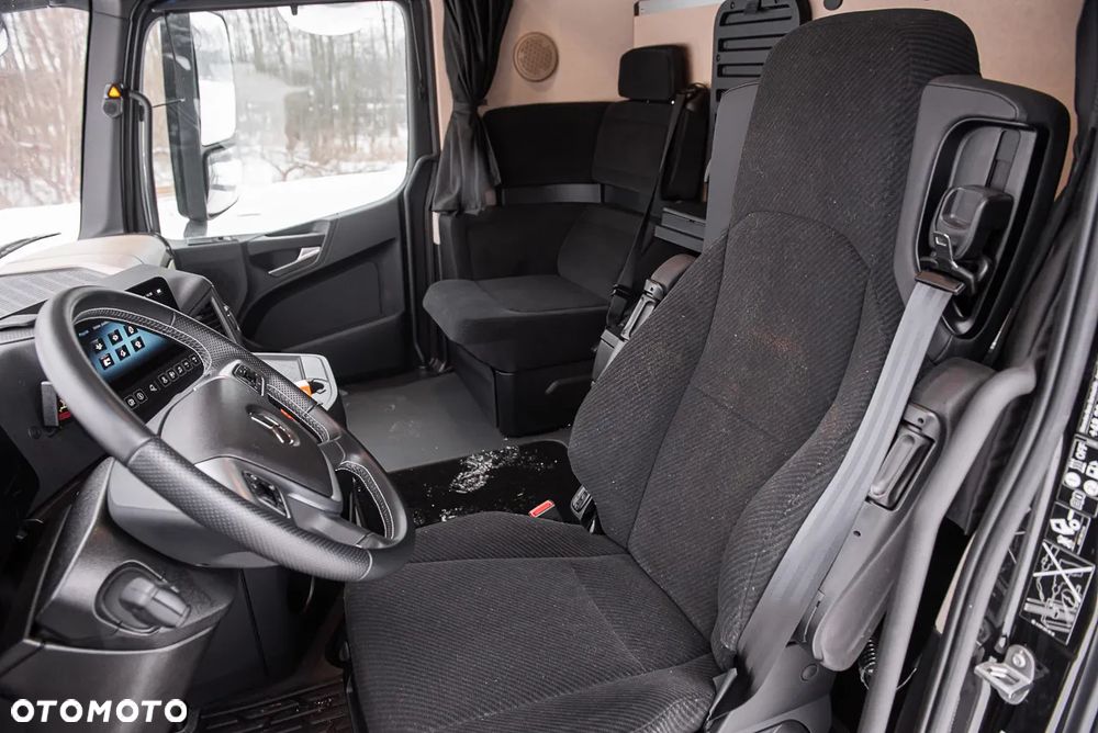 Mercedes-Benz ACTROS - 10