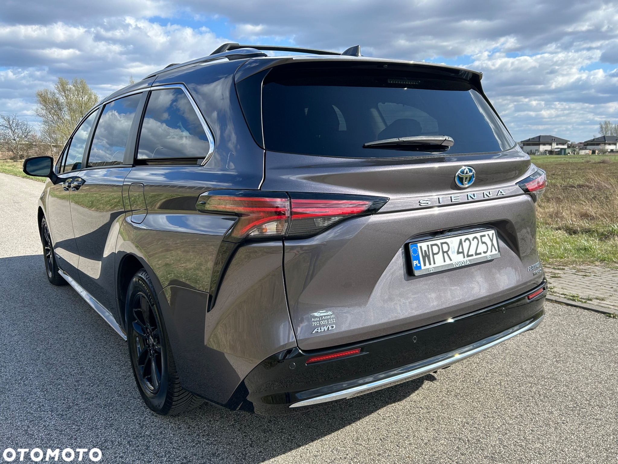 Toyota Sienna - 11