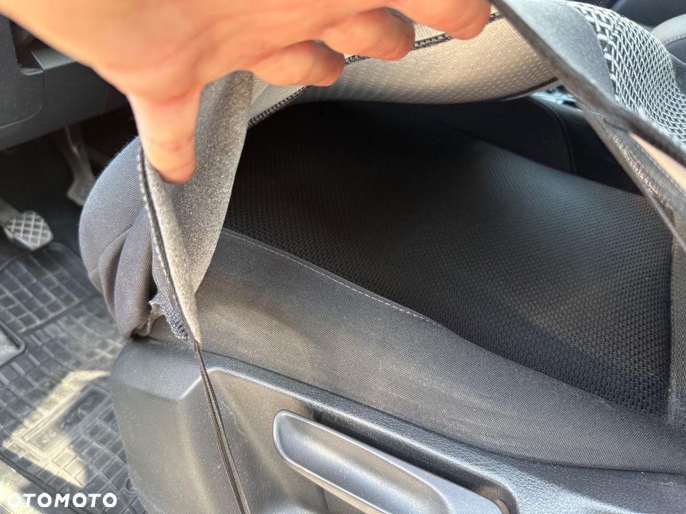 Volkswagen Touran - 23