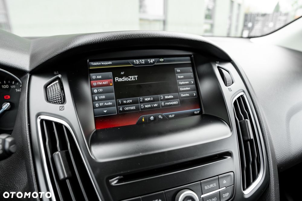 Ford Focus 1.0 EcoBoost Trend - 32