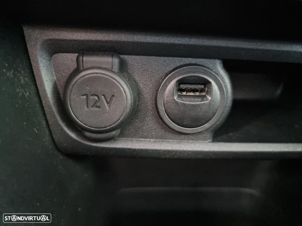 Peugeot 208 1.2 PureTech Signature - 34