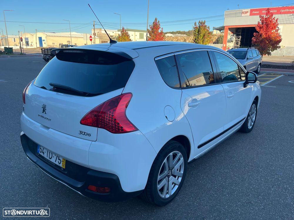 Peugeot 3008 2.0 HDi Hybrid4 - 5