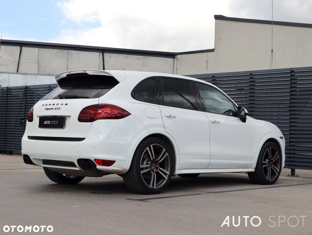 Porsche Cayenne GTS - 7
