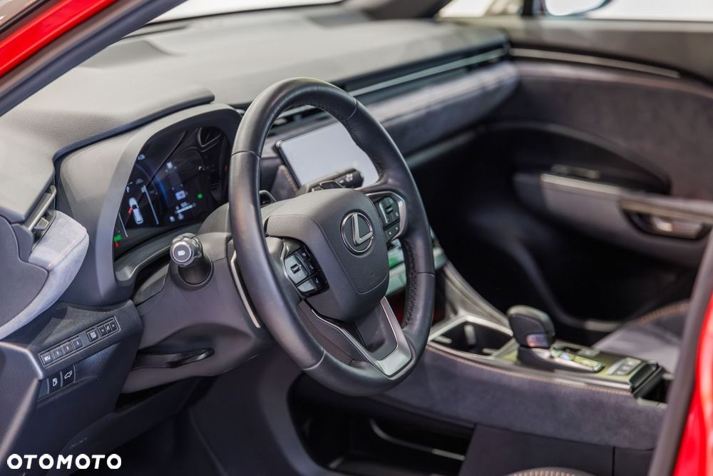 Lexus LBX - 25