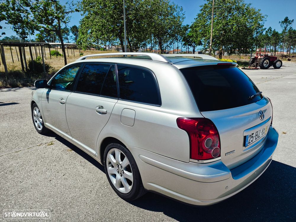 Toyota Avensis SW 2.0 D-4D - 12