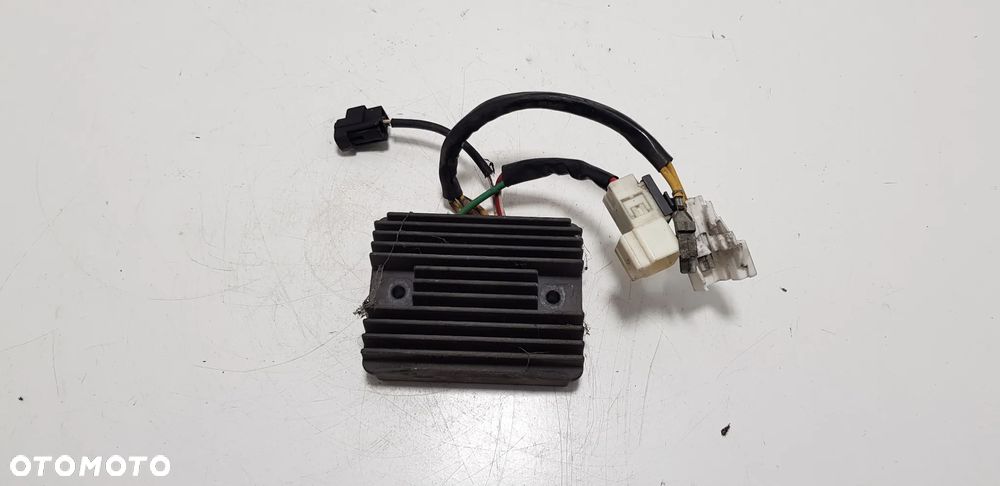 Piaggio MP3 125 Yourban Regulator Napięcia - 1