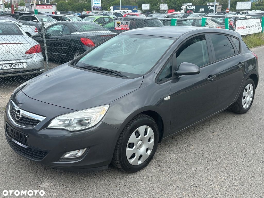 Opel Astra 1.4 Turbo Design Edition - 1