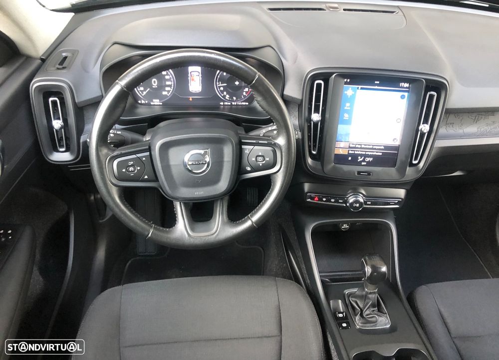 Volvo XC 40 2.0 D3 Momentum Plus - 35