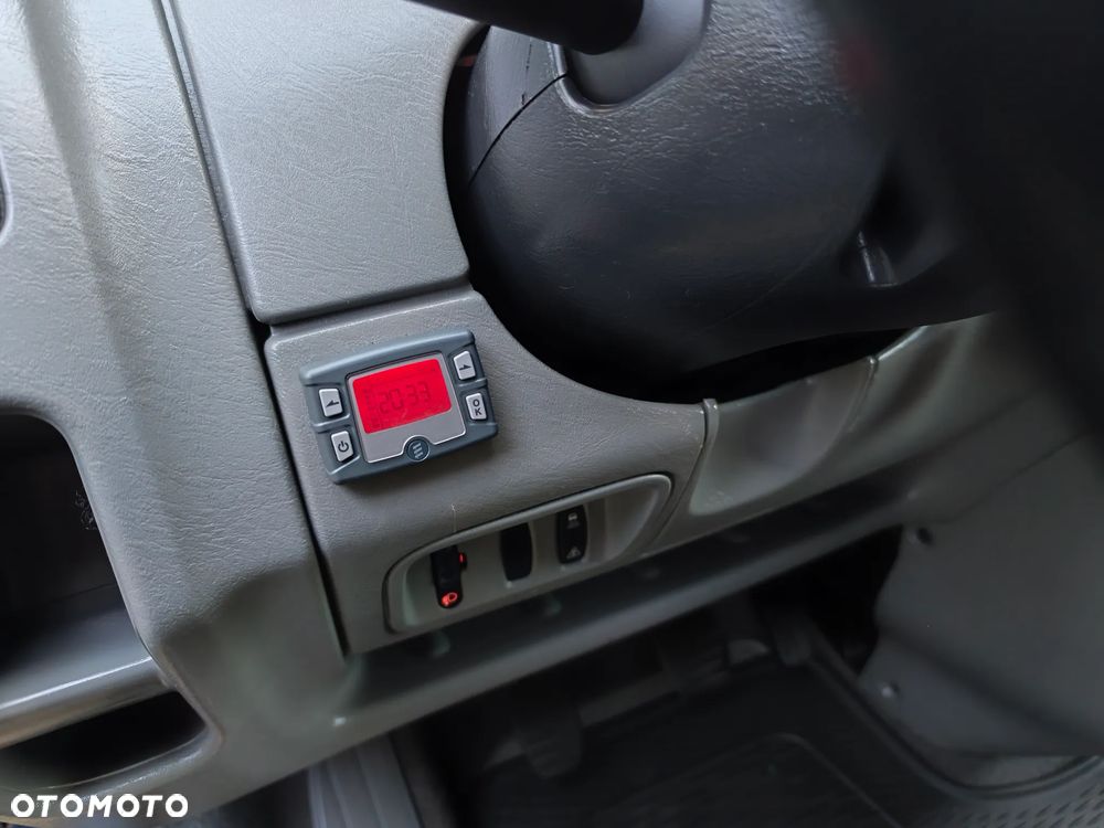 Renault Trafic Grand Passenger Black Edition - 14