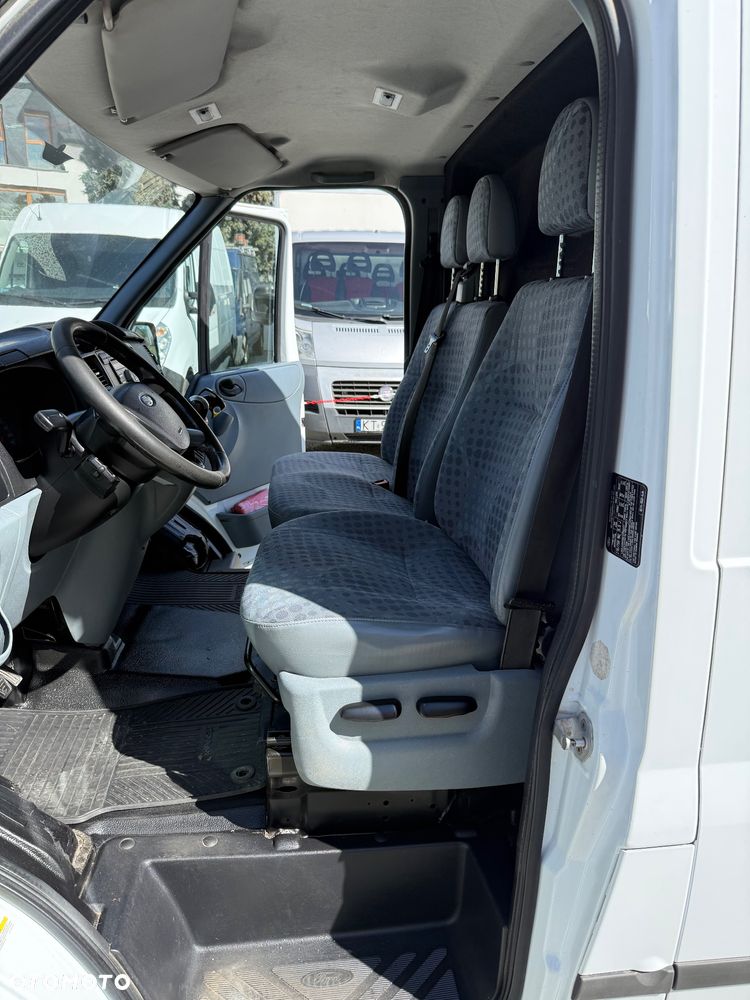 Ford Transit Furgon Warsztat 4x4 L2H2 2.2 TDCI 125KM 4x4 - 12