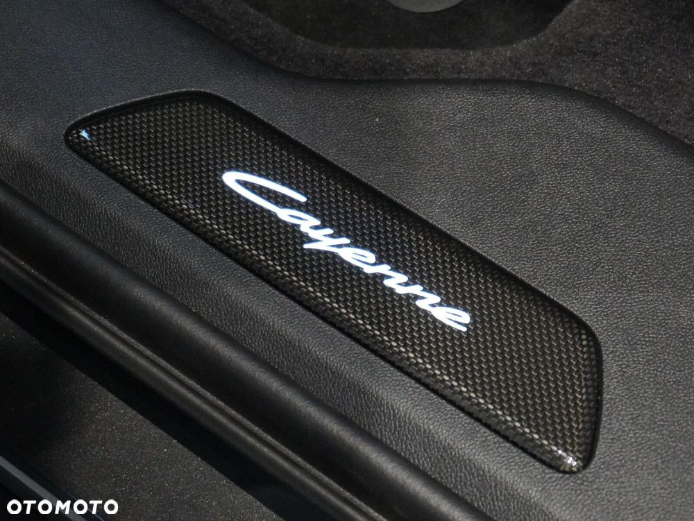 Porsche Cayenne - 31