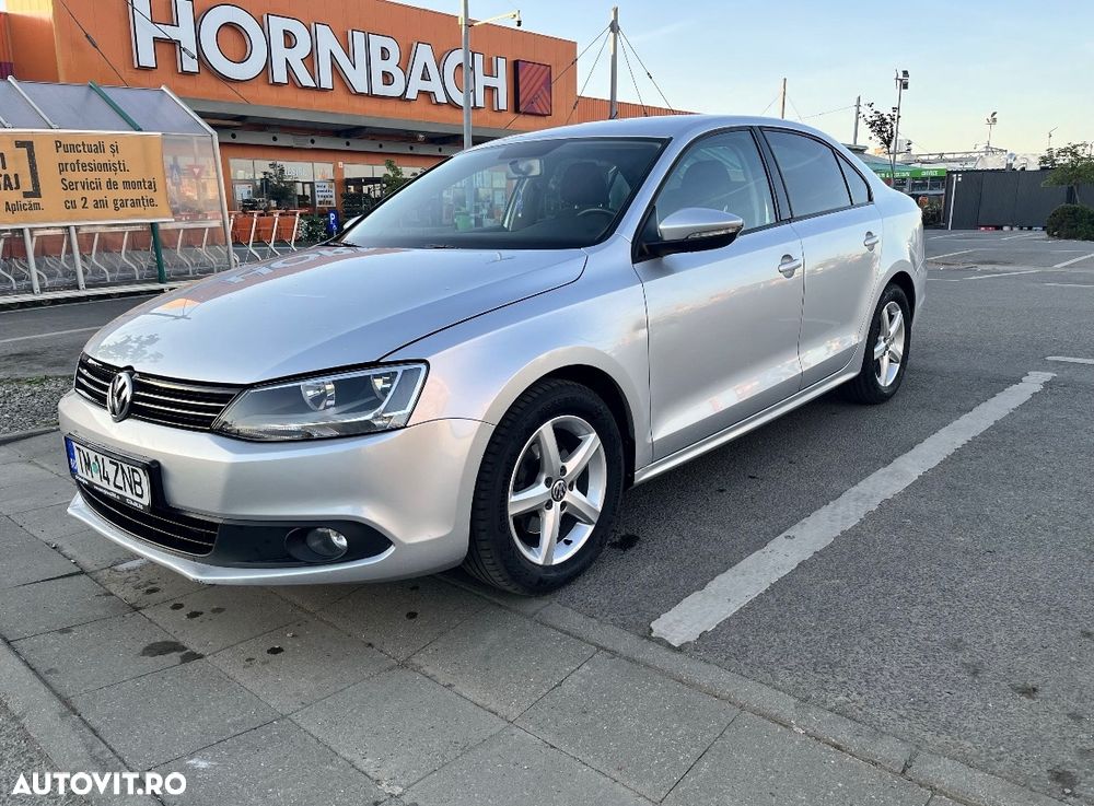 Volkswagen Jetta 1.6 TDI CR DPF DSG Trendline - 3