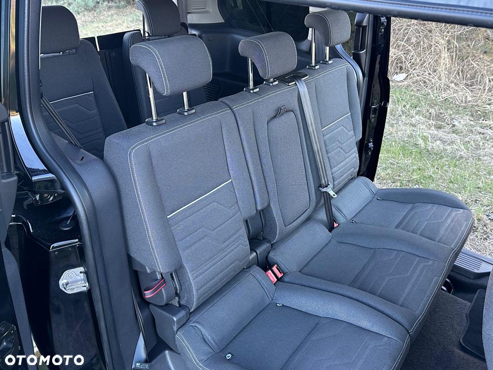 Ford Tourneo Connect Grand - 23