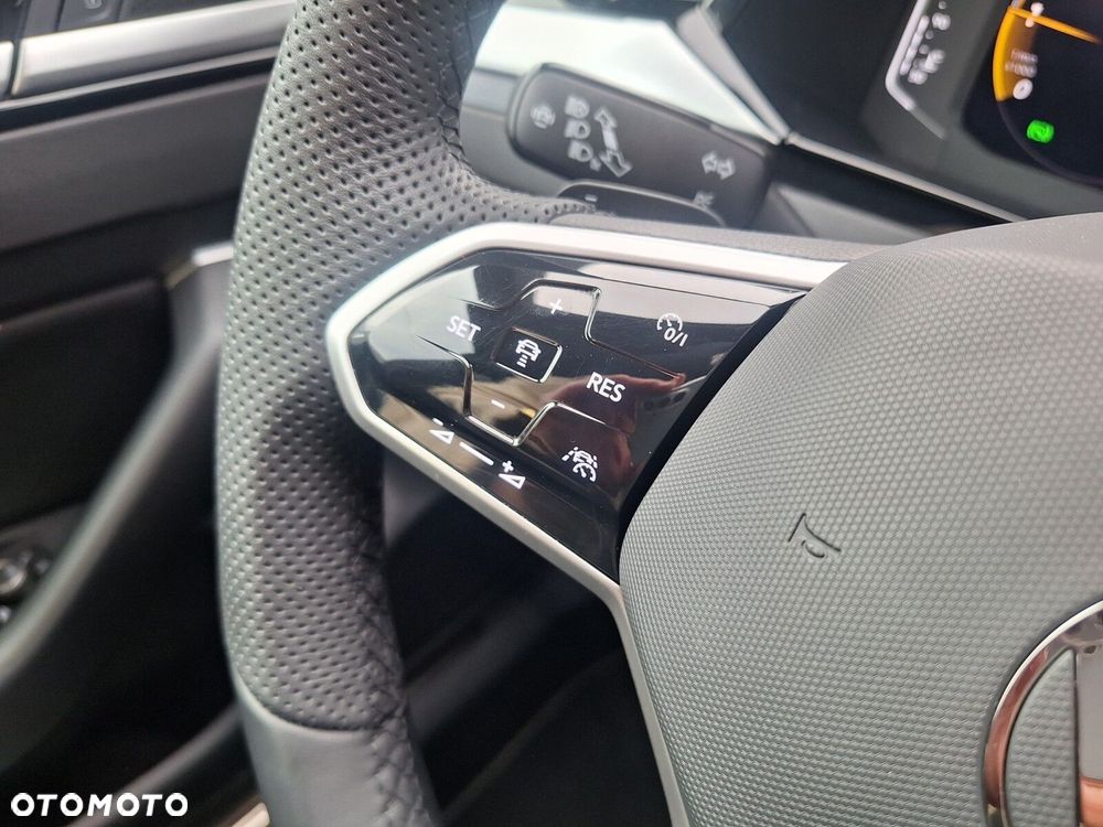 Volkswagen Arteon 2.0 TDI R-Line DSG - 24