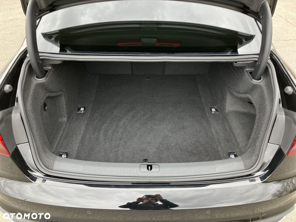 Audi A4 Limousine - 21