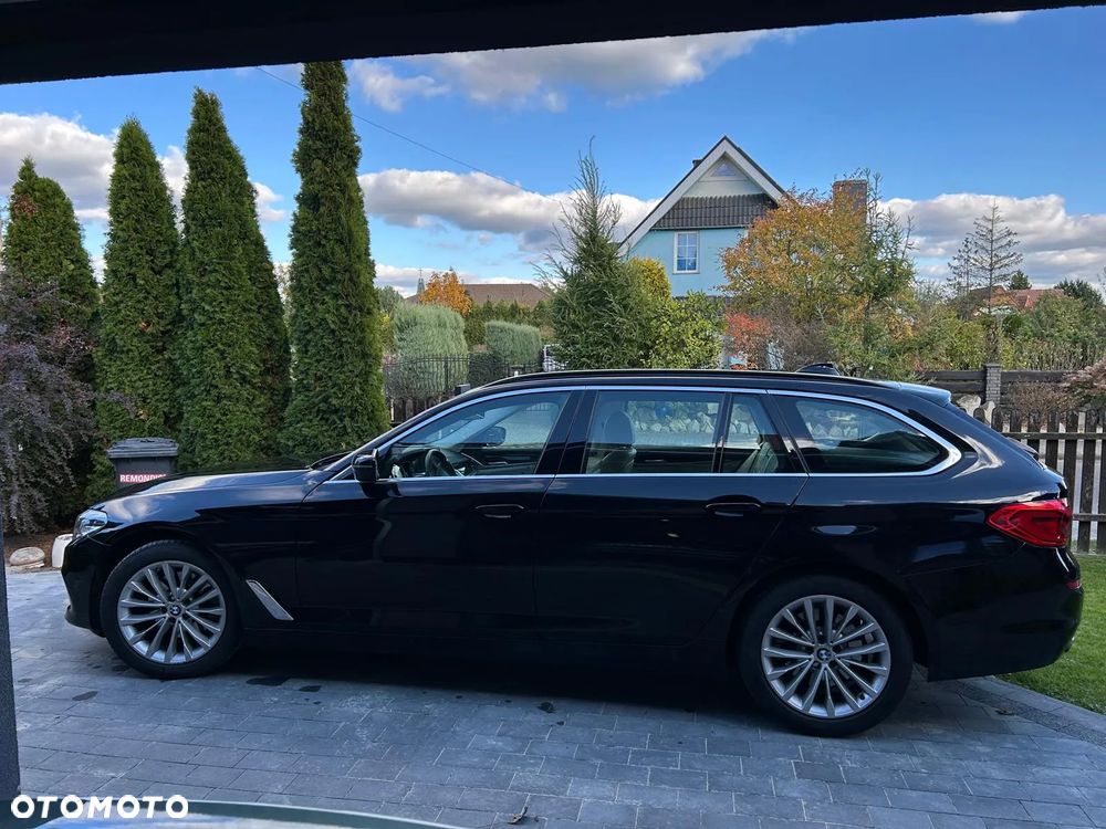 BMW Seria 5 520d xDrive Luxury Line - 4