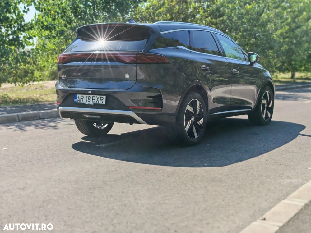 BYD Tang 2024 — imagine 18