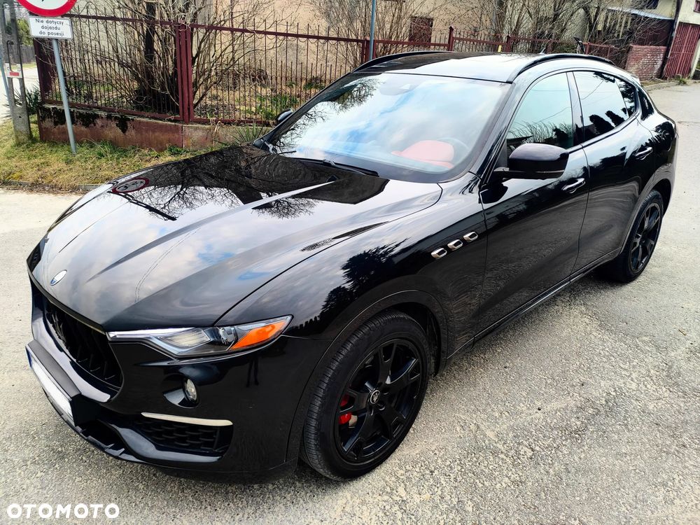 Maserati Levante Essence - 3